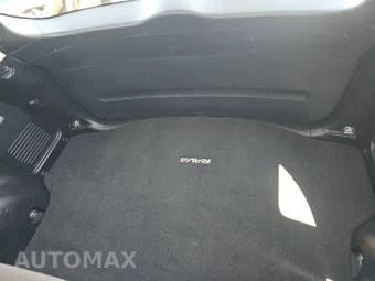 2015 Toyota RAV4 LE – miniatura 16