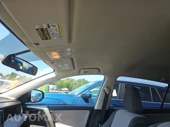 2015 Toyota RAV4 LE – miniatura 17