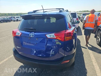 2015 Toyota RAV4 LE – miniatura 5