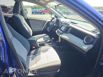 2015 Toyota RAV4 LE – miniatura 8