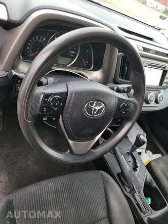 2015 Toyota RAV4 LE – miniatura 10