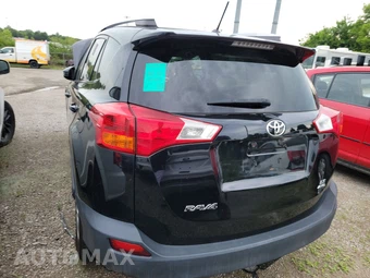 2015 Toyota RAV4 LE – miniatura 15