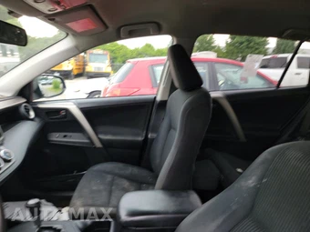 2015 Toyota RAV4 LE – miniatura 16