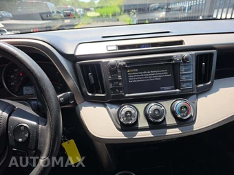 2015 Toyota RAV4 LE – miniatura 10