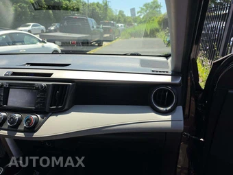 2015 Toyota RAV4 LE – miniatura 19