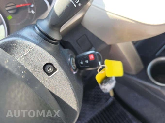 2015 Toyota RAV4 LE – miniatura 8