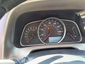 2015 Toyota RAV4 LE – miniatura 9