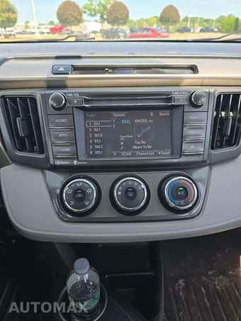 2015 Toyota RAV4 LE – miniatura 10