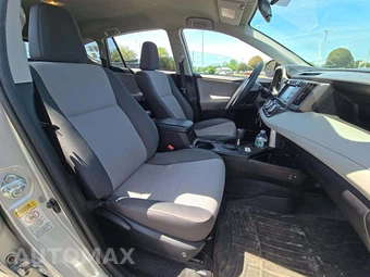 2015 Toyota RAV4 LE – miniatura 18