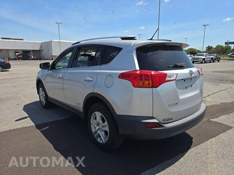 2015 Toyota RAV4 LE – miniatura 2