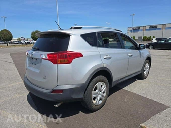 2015 Toyota RAV4 LE – miniatura 3