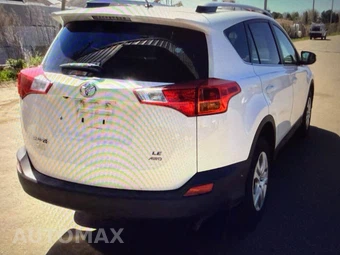 2015 Toyota RAV4 LE - miniatura 3