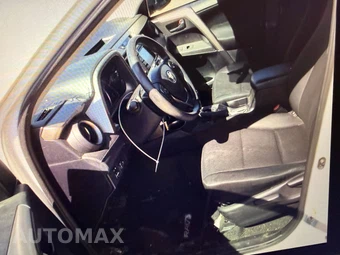 2015 Toyota RAV4 LE - miniatura 5