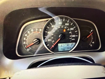 2015 Toyota RAV4 LE - miniatura 6