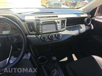 2015 Toyota RAV4 LE – miniatura 7