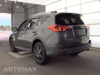 2015 Toyota RAV4 LE – miniatura 6