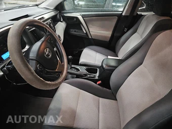 2015 Toyota RAV4 LE – miniatura 7