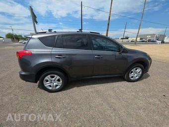2015 Toyota RAV4 LE – miniatura 4