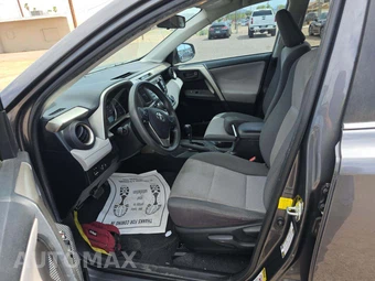2015 Toyota RAV4 LE – miniatura 6