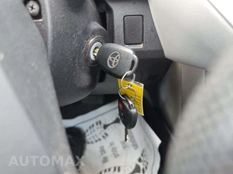 2015 Toyota RAV4 LE – miniatura 8