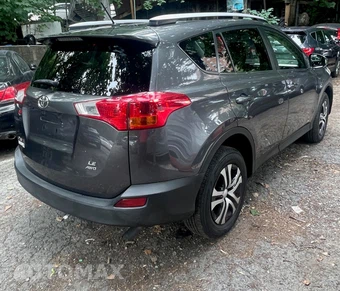 2015 Toyota RAV4 LE - miniatura 4