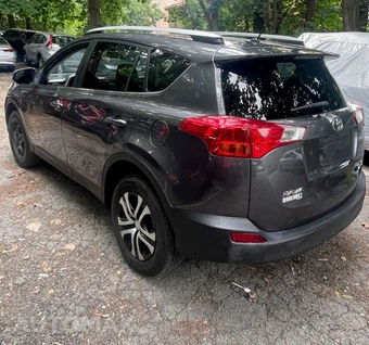 2015 Toyota RAV4 LE - miniatura 5
