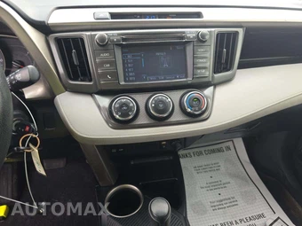 2015 Toyota RAV4 LE – miniatura 10
