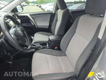 2015 Toyota RAV4 LE – miniatura 6
