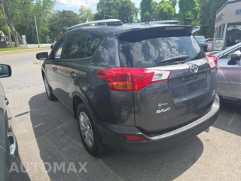 2015 Toyota RAV4 LE – miniatura 2