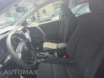2015 Toyota RAV4 LE – miniatura 6