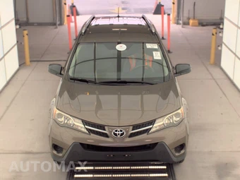 2015 Toyota RAV4 LE – miniatura 2