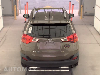 2015 Toyota RAV4 LE – miniatura 5