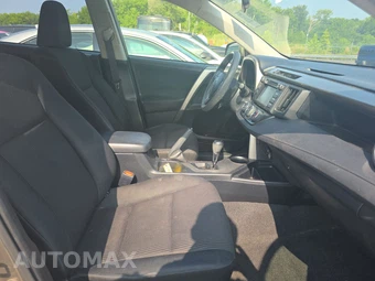 2015 Toyota RAV4 LE – miniatura 8