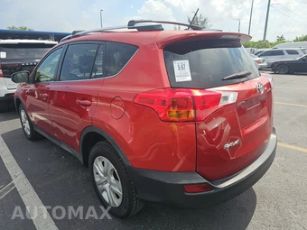 2015 Toyota RAV4 LE – miniatura 6