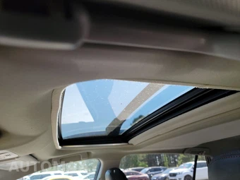 2015 Toyota RAV4 Limited – miniatura 17