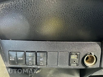 2015 Toyota RAV4 Limited – miniatura 25