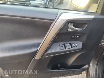 2015 Toyota RAV4 Limited – miniatura 9
