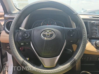 2015 Toyota RAV4 Limited – miniatura 10