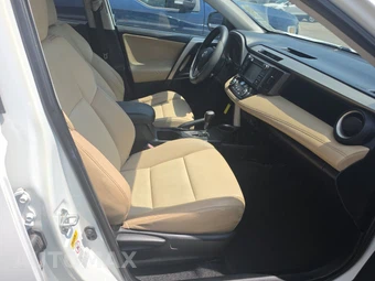 2015 Toyota RAV4 Limited – miniatura 8