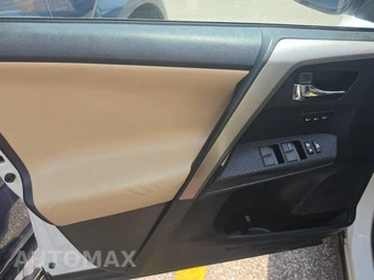 2015 Toyota RAV4 Limited – miniatura 9