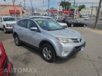 2015 Toyota RAV4 XLE – miniatura 3