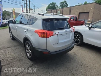 2015 Toyota RAV4 XLE – miniatura 6