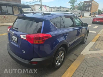 2015 Toyota RAV4 XLE – miniatura 4