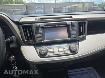 2015 Toyota RAV4 XLE – miniatura 10
