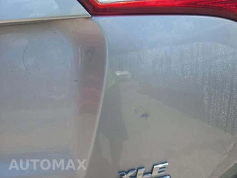 2015 Toyota RAV4 XLE – miniatura 22