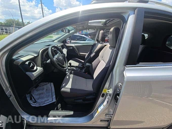 2015 Toyota RAV4 XLE – miniatura 6