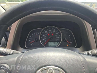 2015 Toyota RAV4 XLE – miniatura 9