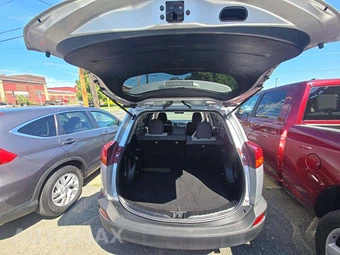 2015 Toyota RAV4 XLE – miniatura 14