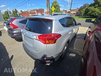 2015 Toyota RAV4 XLE – miniatura 3