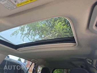 2015 Toyota RAV4 XLE – miniatura 11